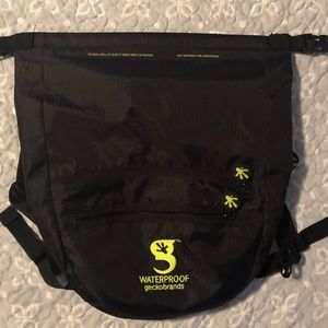 Geckobrand waterproof lightweight waist pouch